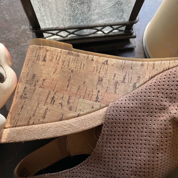 COPY - Great condition Life Stride wedge peep toed shoes! - Picture 4 of 6